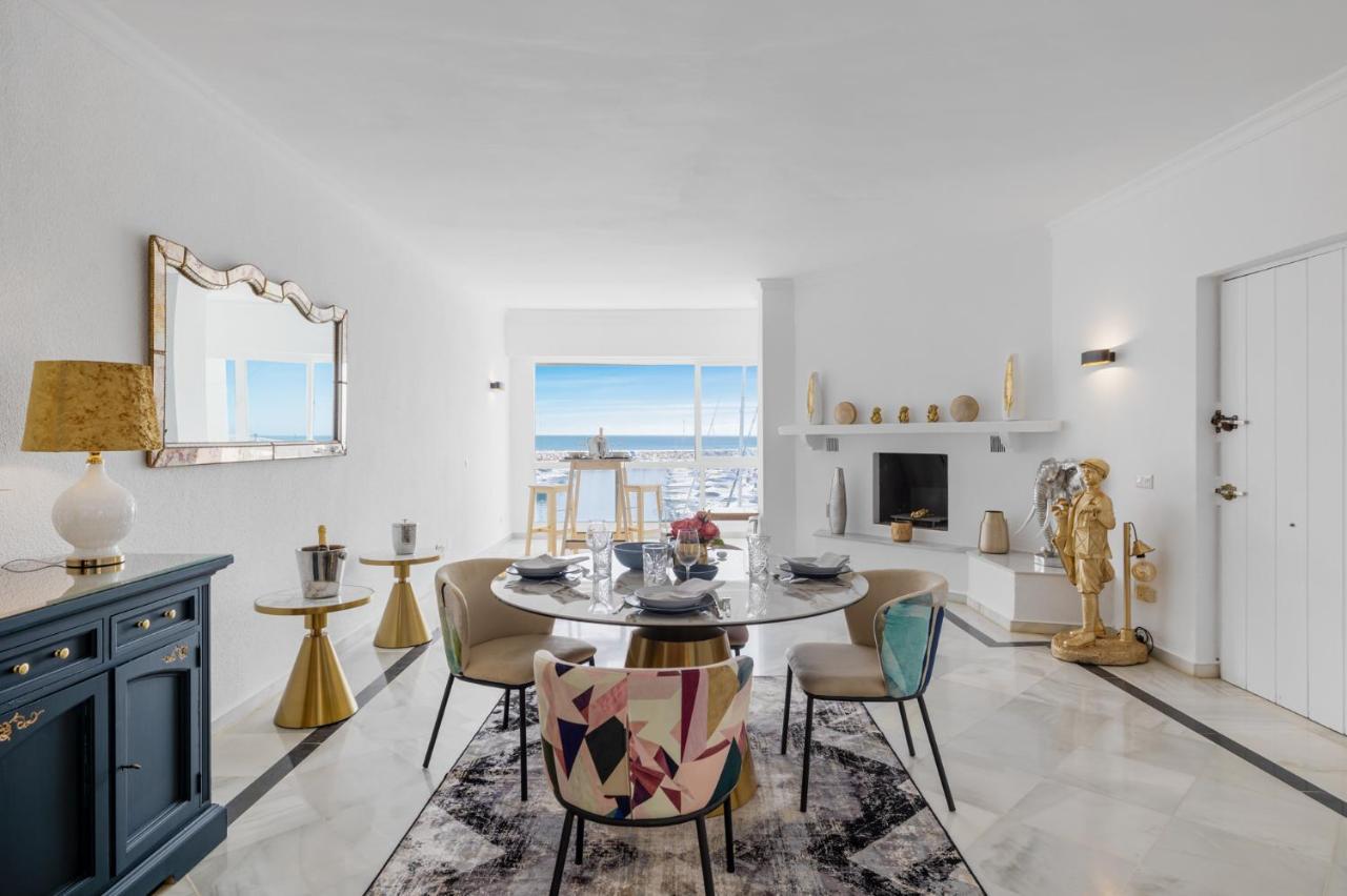 マルベーリャLuxurious Frontline Penthouse In Puerto Banusアパートメント エクステリア 写真